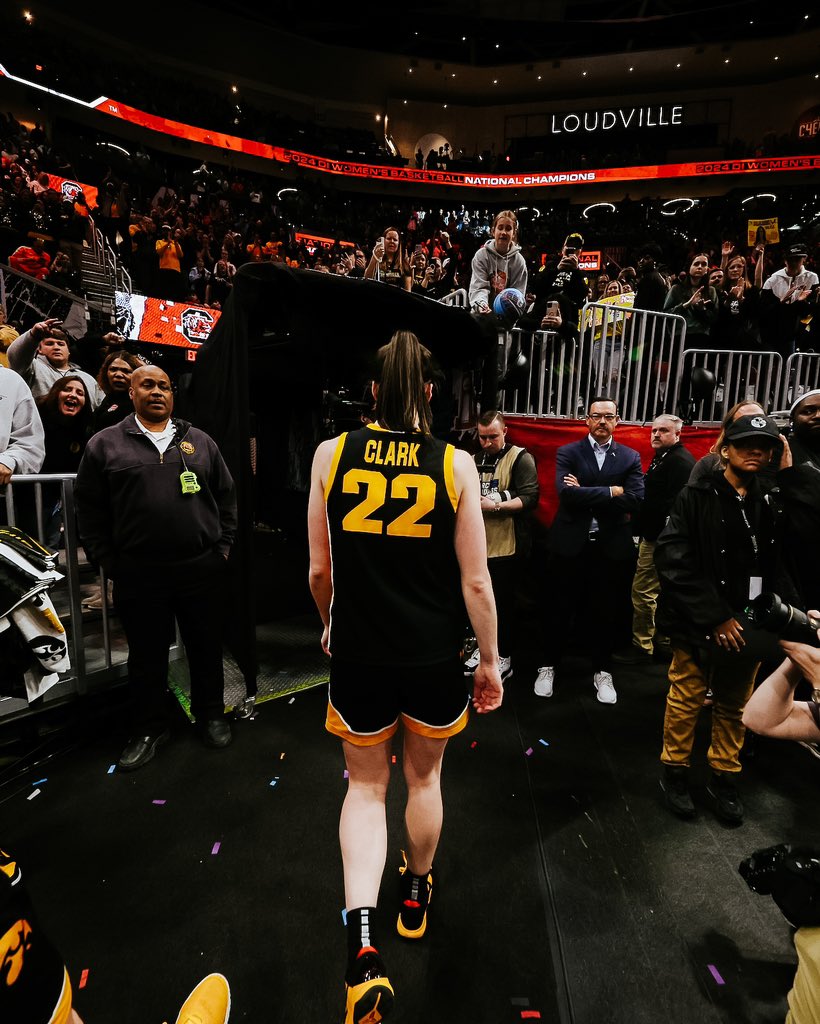 The greatest of all time. @CaitlinClark22 x #Hawkeyes