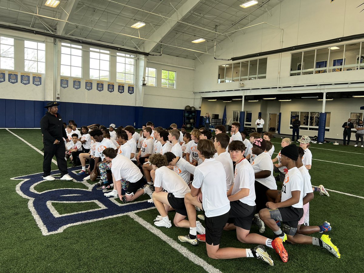 Great Future Stars turnout today Middle Tennessee. BIGGG thanks to @bobbybentley and @FootballBga for hosting us. Chattanooga you are up next! #BeatKy