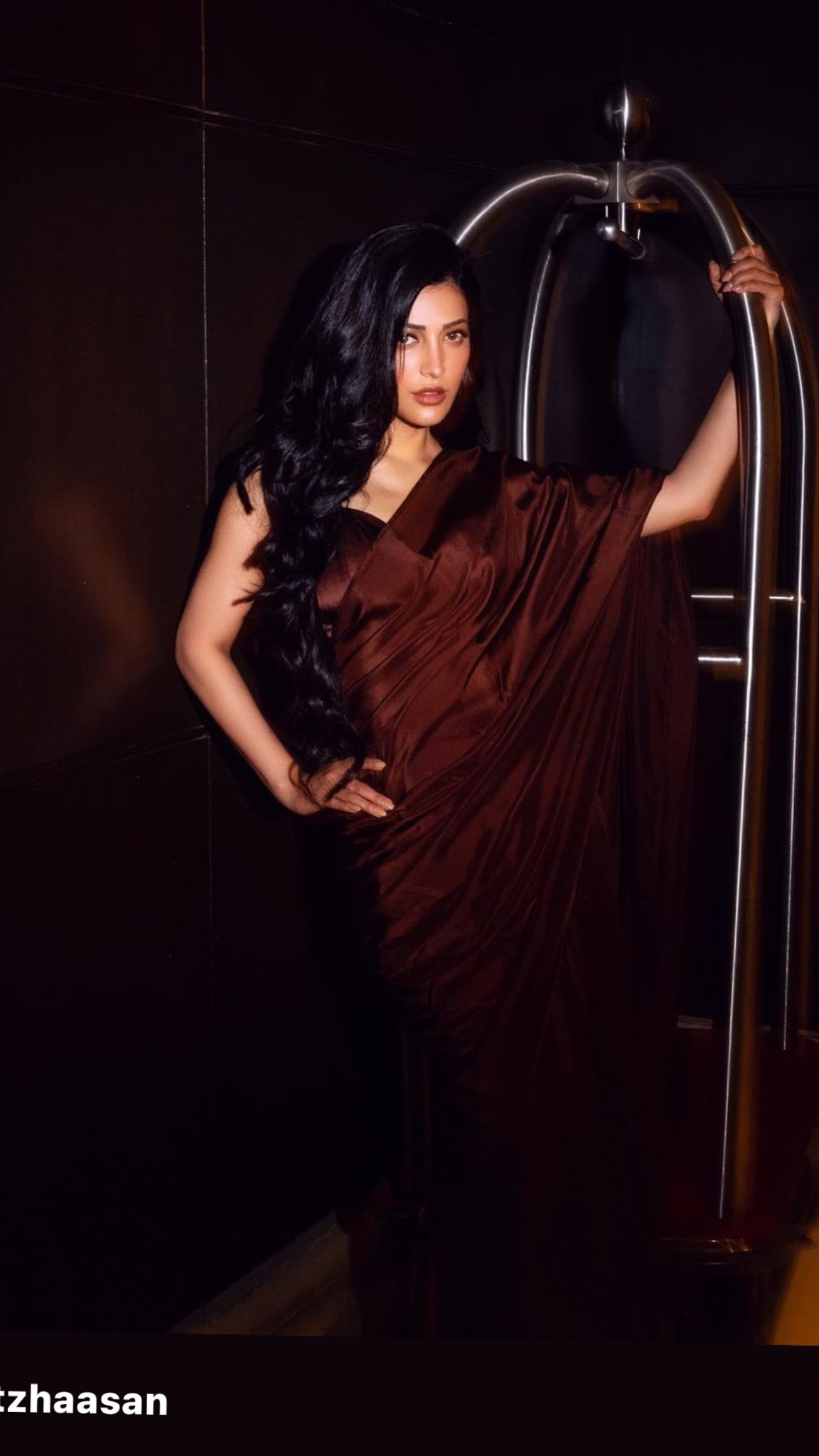 GKlA5yUbgAAC9cR?format=jpg&name=large