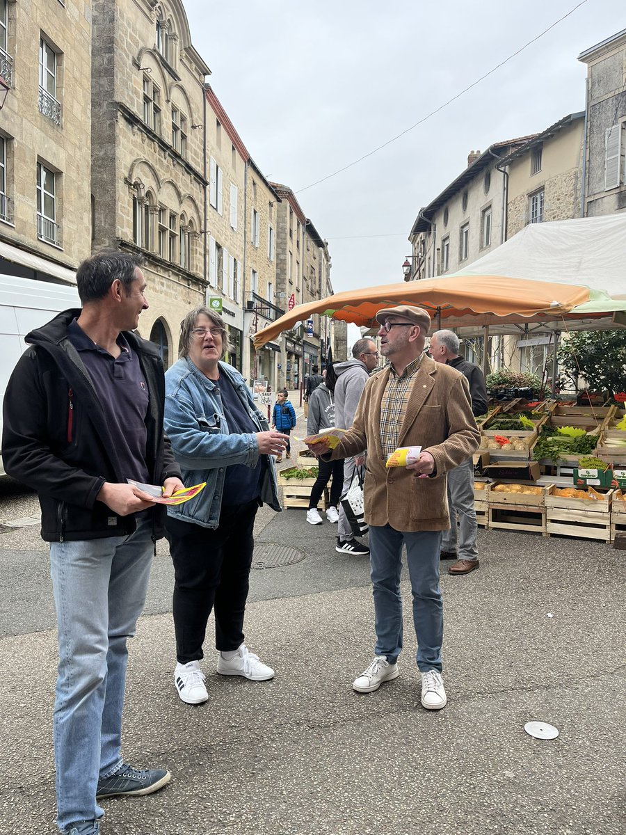 🌹✊🏻 Le PS87 pleinement mobilisé ce week-end à Limoges, St-Junien et Panazol pour porter la liste de @rglucks1 et présenter notre projet européen. Pour une Europe plus sociale, écologique et démocratique pour #ReveillerLEurope !