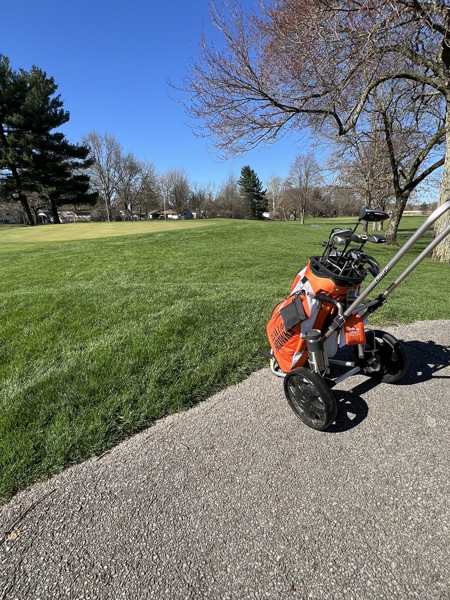 TheDiaryofPapa's tweet photo. Went tree trimming today at J.E. Goodpark ⛳️ https://t.co/qJn2zmyv2H