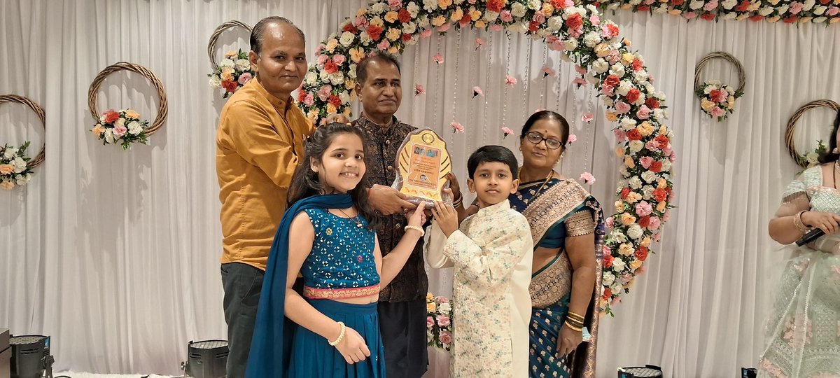 rajesh_vikrant's tweet image. आदरणीय श्री एस जी वाघमारे के विवाह की 50 वीं वर्षगांठ में। ढेर सारी बधाई