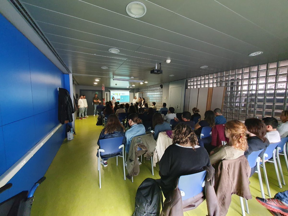 Una jornada plena d'aprenentatge i descobriments! 👁️Les jornades ecogràfiques amb casos clínics han estat una experiència increïble, acostant-nos a la pràctica clínica habitual de manera pràctica i dinàmica. No et perdis les properes activitats!👩🏻‍⚕️👨🏻‍⚕️#EcografiaMèdica @SEMERGENap