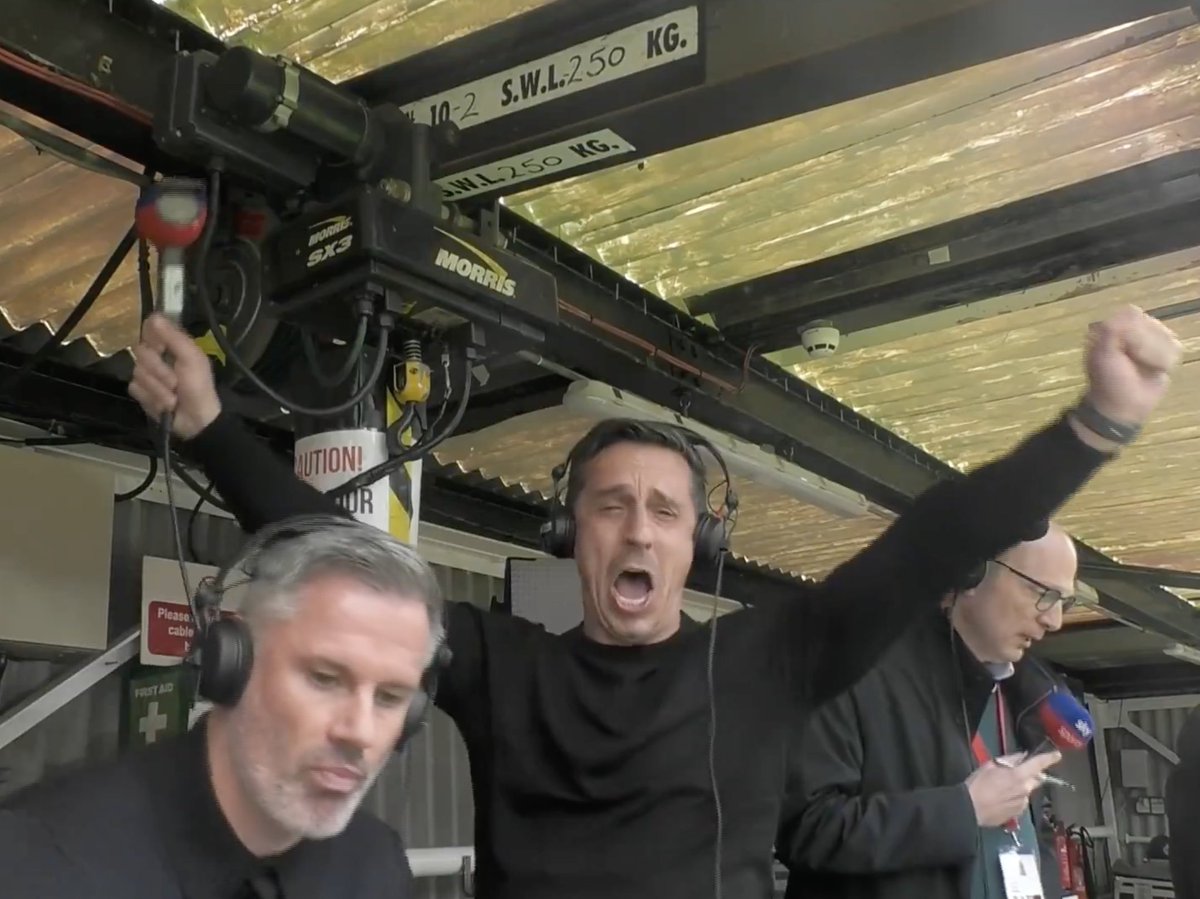 UtdDistrict's tweet photo. The difference in reactions when Kobbie Mainoo scored 💀🤣 https://t.co/1Ar0Nfe6p9