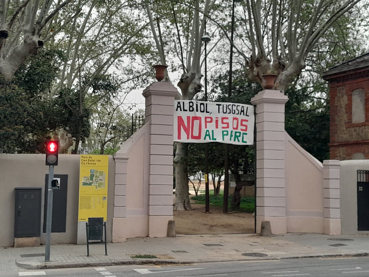 Defensemcalarnus (@defensacalarnus) on Twitter photo Hoy estrenamos pancarta (las otras nos las quitaron)
No pararemos hasta que nuestro parque histórico sea protegido de especuladores y políticos que no defienden nuestro patrimonio
Ca l'Arnús no es toca!
<a href="/bdncom/">Badalona Comunicació</a>
<a href="/BadalonaTres60/">BDN360º</a> <a href="/Totbadalona/">TOT Badalona</a> <a href="/som3cat/">3Cat</a> <a href="/cultura_cat/">Cultura</a> <a href="/culturagob/">Ministerio de Cultura</a> Hoy estrenamos pancarta (las otras nos las quitaron)
No pararemos hasta que nuestro parque histórico sea protegido de especuladores y políticos que no defienden nuestro patrimonio
Ca l'Arnús no es toca!
<a href="/bdncom/">Badalona Comunicació</a>
<a href="/BadalonaTres60/">BDN360º</a> <a href="/Totbadalona/">TOT Badalona</a> <a href="/som3cat/">3Cat</a> <a href="/cultura_cat/">Cultura</a> <a href="/culturagob/">Ministerio de Cultura</a>