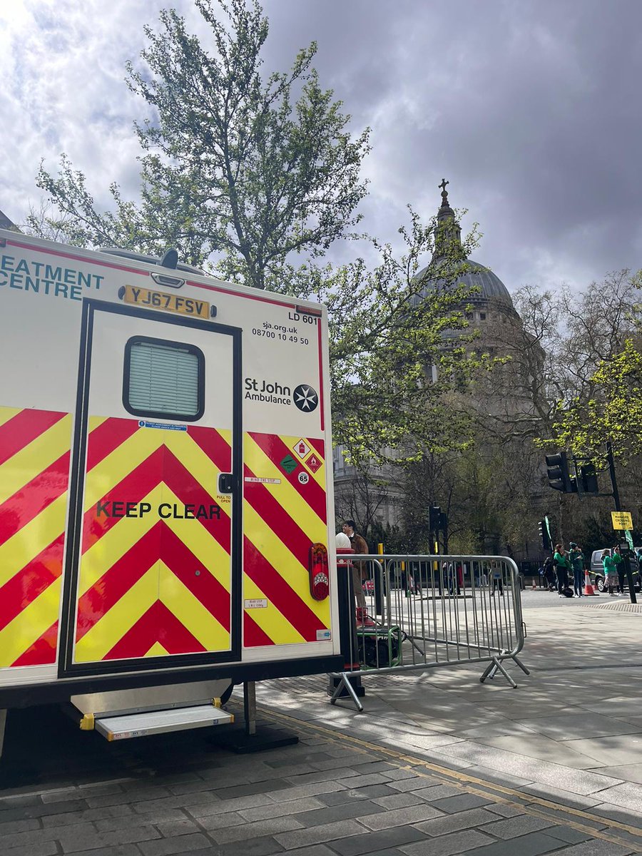 Today we had volunteers out across London supporting the London Landmarks Half Marathon and numerous other events across the region today. As always, it's great to work with our partner agencies and thank you to everyone who volunteered! 💚