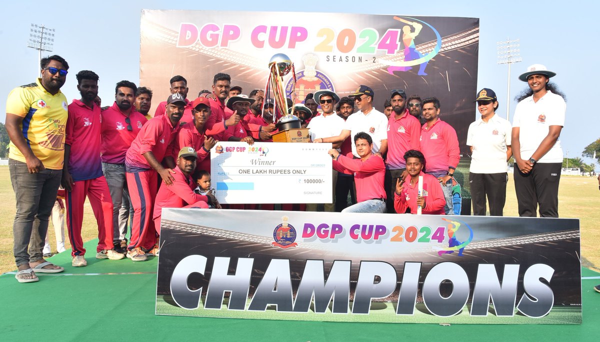 AndamanPolice's tweet photo. #DGPCup League-cum-knockout Cricket Tournament Season 2 comes to an end!
Team Chai sutta bar became the champions defeating the Andaman and Nicobar Police A team by 8 wickets.
Chief Secretary @Andaman_Admin Shri Keshav Chandra, IAS was the Chief guest. https://t.co/WXRzX6Utuv