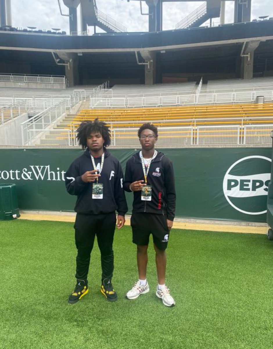 Suzettespartans's tweet image. Class of 2025 @StaffordFTBL 
#springballcollegevisit @HCUFootball @BUFootball 
#smsdalumni