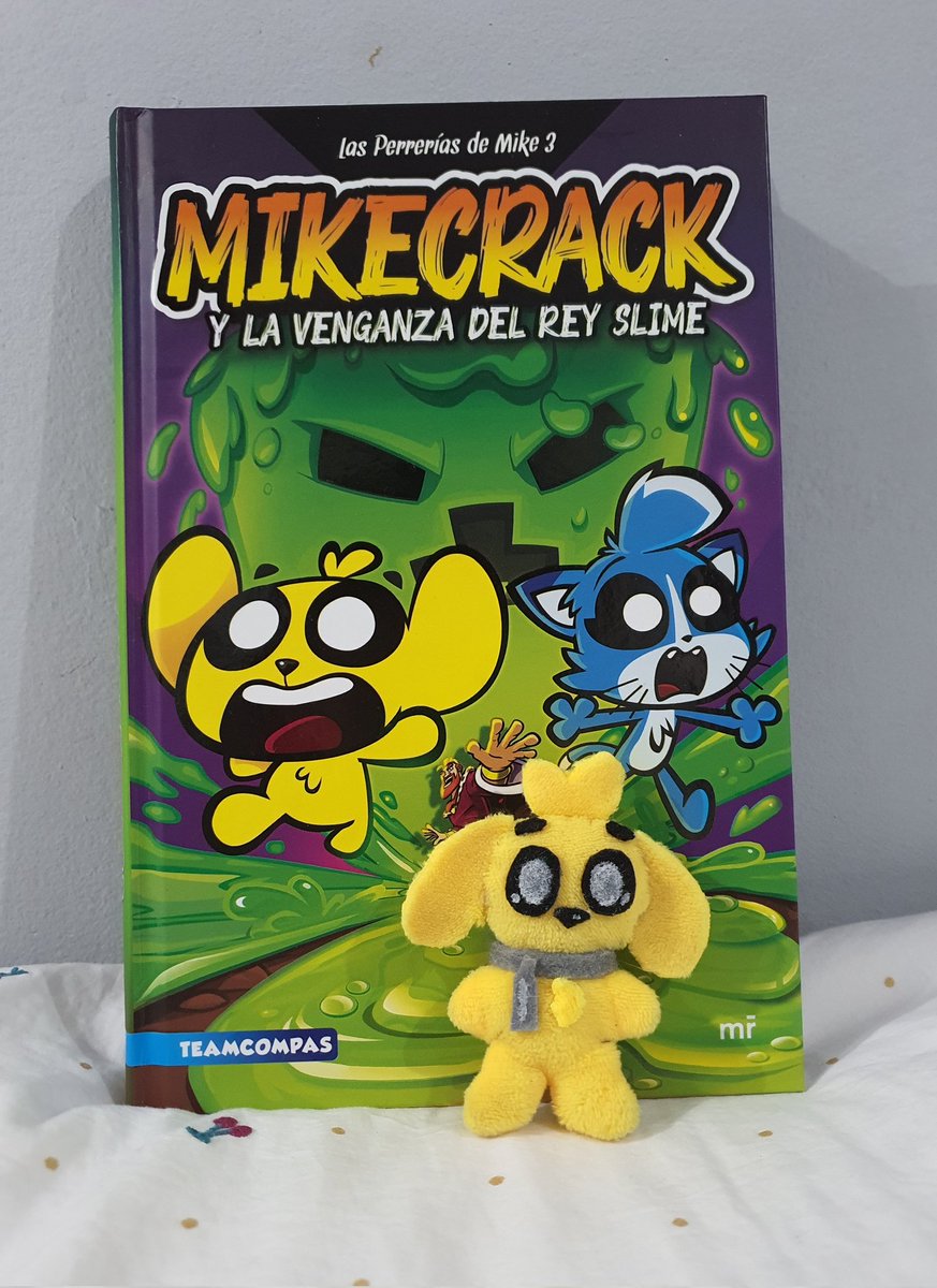 Me encontré un trocito de tela de peluche y no me pude resistir 🤚😭
Ta enano 🌚
¿Si lo tuvierais a vuestro cuidado que haríais con el 👽?
*intente hacerle boca pero no pude*
<a href="/MikecrackYT/">Mikecrack ໒(ᵔᴥᵔ)७</a> espero te guste 
#CoMPaS