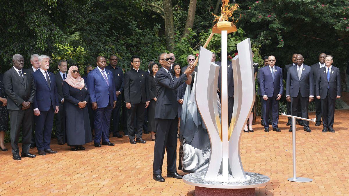 Τριάντα χρόνια από τη γενοκτονία της Ρουάντα gr.euronews.com/2024/04/07/tri…