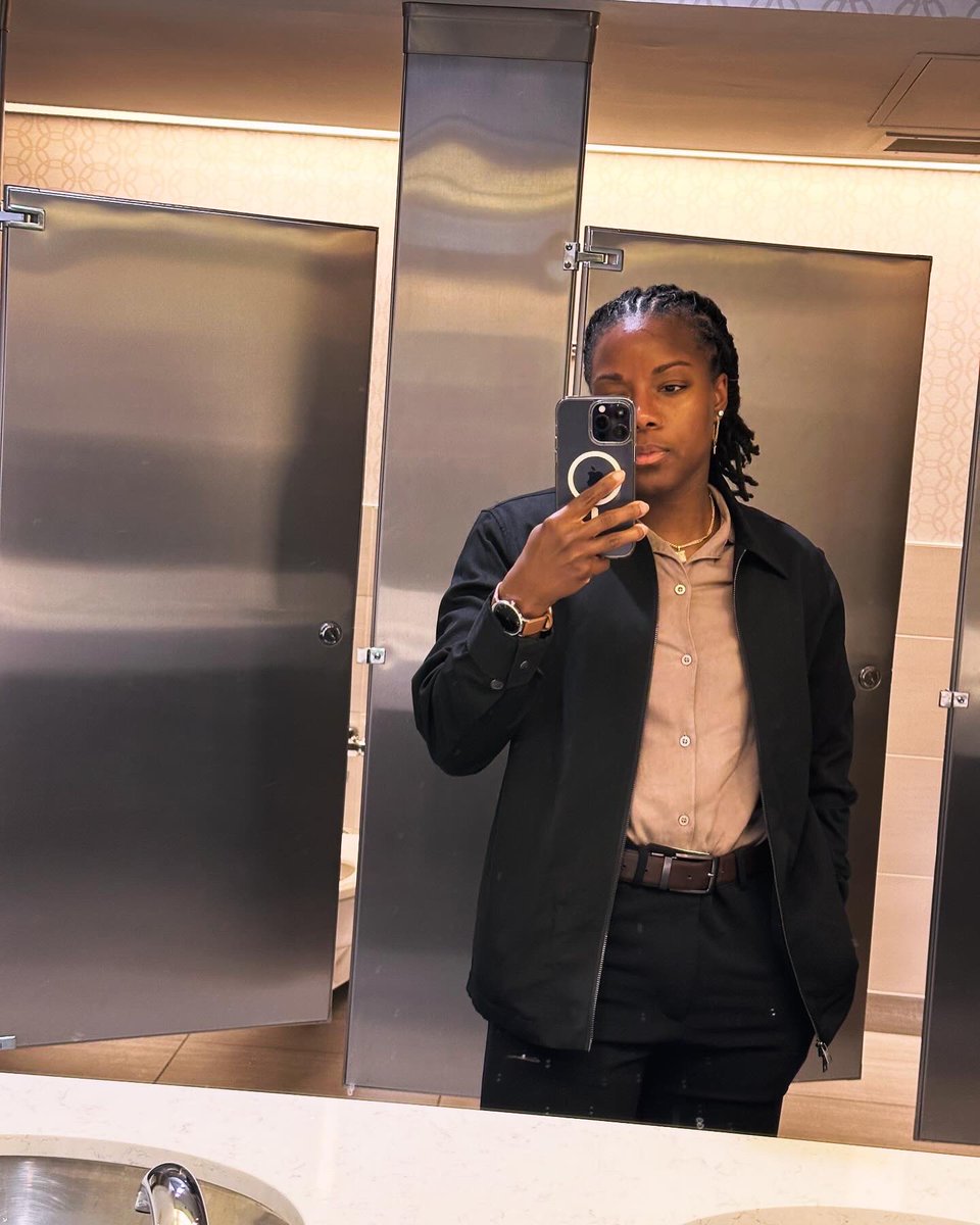 CoachTee_0's tweet photo. Stay Gold ✨ https://t.co/V1LZeCYCd6