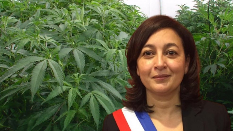 COV_COPPERFIELD's tweet photo. 🔴 1 vote = 10 grammes offerts 🌿
😆😆😆
#JamilahHabsaoui #Jamilah #Habsaoui https://t.co/NdbXffVWxw