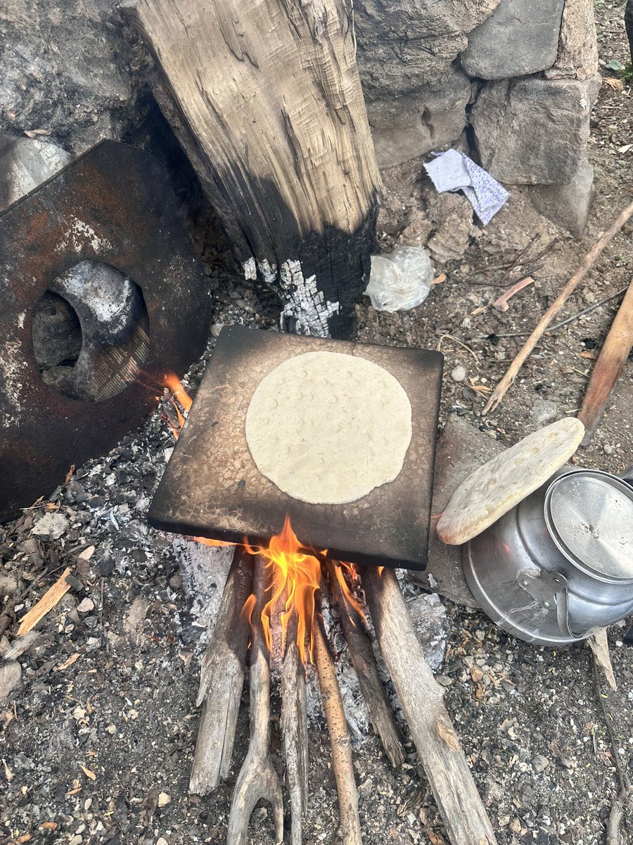 Memleketimde en güzel iftarlar, en güzel lezzetler… Işıltılı restoranlarda alamadığımız lezzet, taş üstünde yapılan Tandır ve Tarhana çorbası, bütün iftar menülerini geride bırakır..