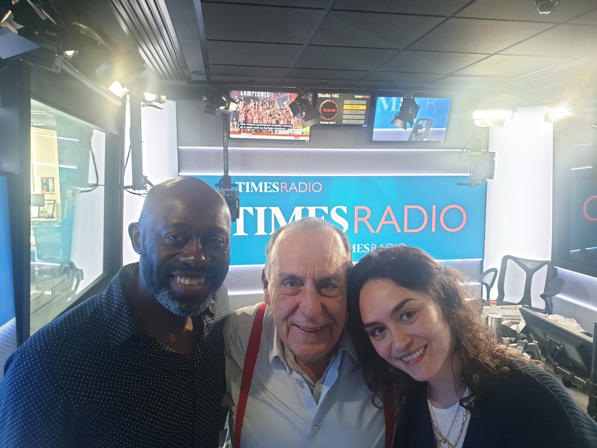 Half an hour in the company of @GiuliaLloyd and @gennarocontaldo on the art and culture of cooking vegetables Italian style. What a great way to round off the week on @TimesRadio. Can't wait to try some of the tasty green dishes in his new book 'Verdure'.