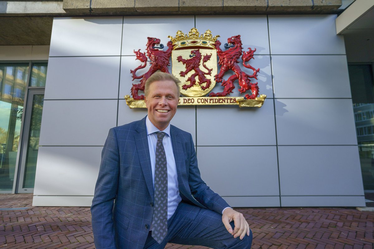 Woensdag 10 april van 20.00-21.00  Politiek Café in Villa Flora met Provinciaal Statenlid voor de VVD Arne Weverling;
“Woningbouw of bollenstreek”.
#politiek #bollengrond #vvdhillegom #Hillegom #bollenstreek #wonen