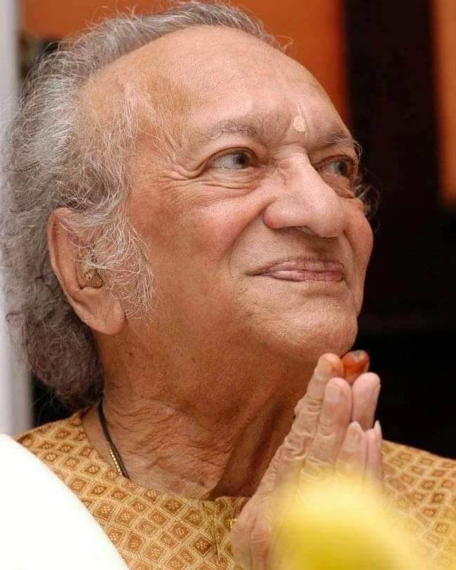 Koti Koti Pranam to my Dada Guru Ji Bharat Ratna Pandit Ravi Shankar Ji on his Birthday ❤🙏 May we blessed with your Spirit & Inspiration forever 🙏 @ShankarAnoushka #birthday #legend #BharatRatna #pandit #Ravishankar #humble #Respect #bowdown #101st #Regards #devotion