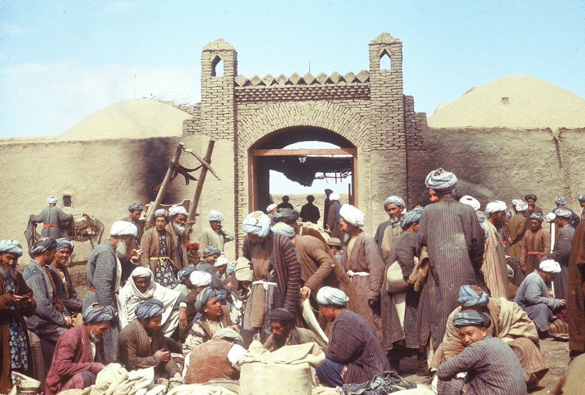 Uzbeks and Turkmen at the Bazaar of Qizil Ayaq, Afghan-Turkestan in 1967. A fascinating glimpse of life in Turkic inhabited northern Afghanistan. - Photo by Mark Slobin