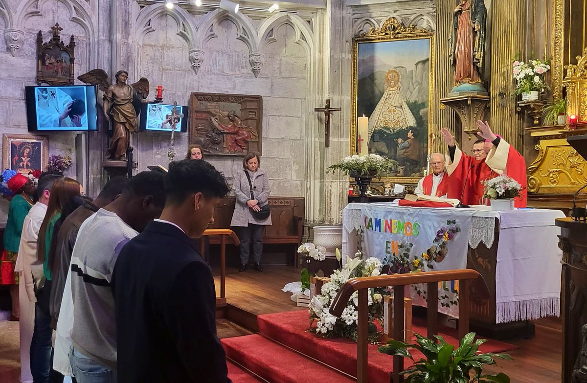 ¡Día grande! Confirmaciones por parte de nuestro Obispo en la parroquia de Santa María.