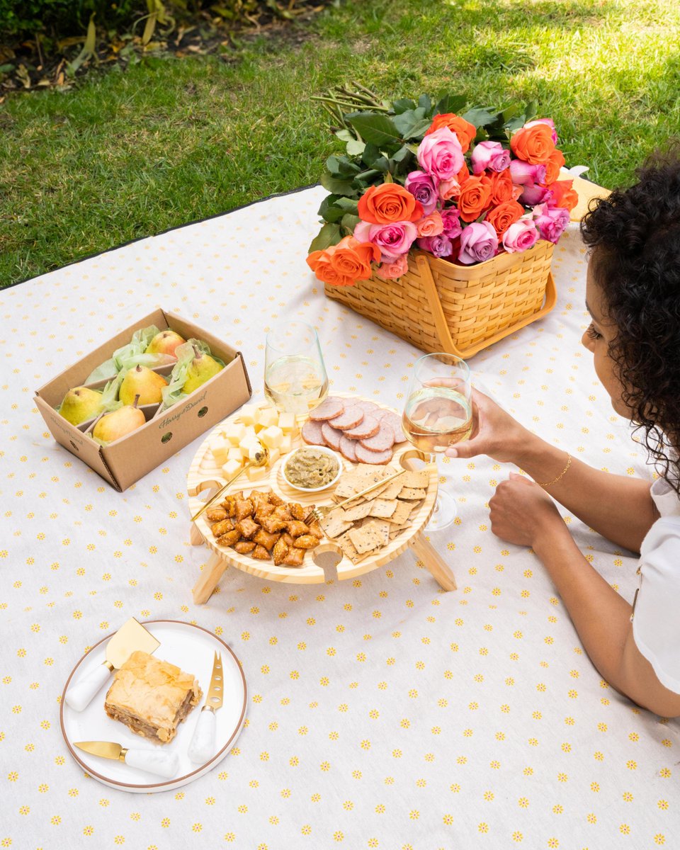 Drop a 🌞 to manifest spring picnic weather.