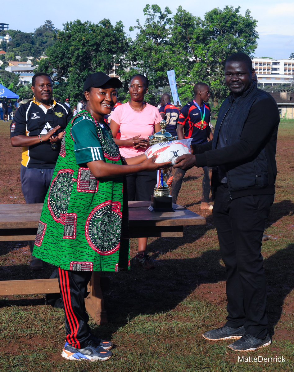 It is always a good time when our leaders take interest in sports but even more beautiful when mothers take extra interest in sports.Mama @WinnieKiiza and @AndrewOulanyah deserve their flowers. #SchoolsRugby