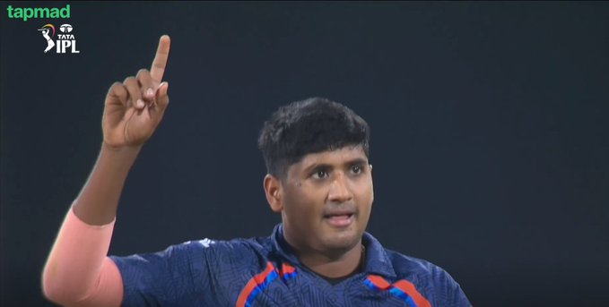 YASH THAKUR 5 WICKETS FOR JUST 30 RUNS ❤️

#IPL2024 #GTvsLSG