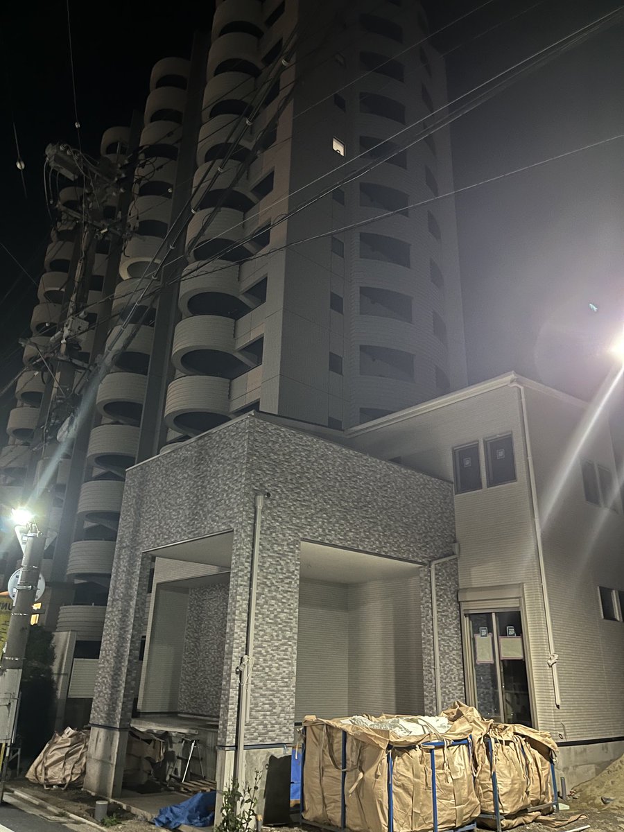 昔、事件のあった場所…今はこんな
風に…ワーォ🤪