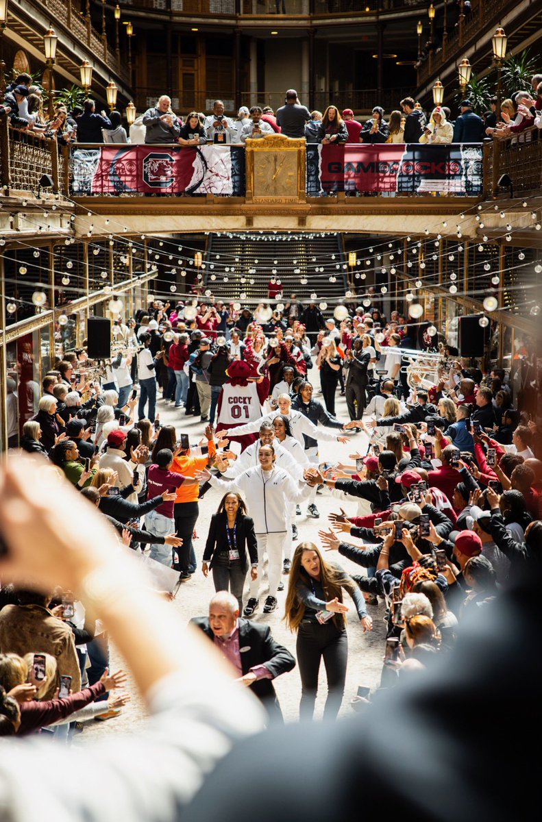 RT if you’re with <a href="/GamecockWBB/">South Carolina Women's Basketball</a>!