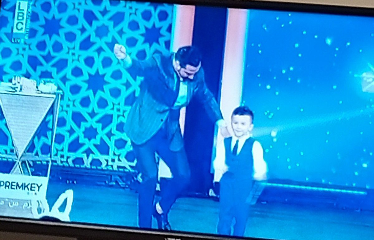 ghassanber's tweet photo. لا لا لا شو هيدا
يا #وسام_حنا 
#اكرم_من_مين 
@LBCILebanon 
@WissamRHanna شو عم تعمل
🎁🏡🚙🚙🏡🎁 https://t.co/unFJWhJK5G