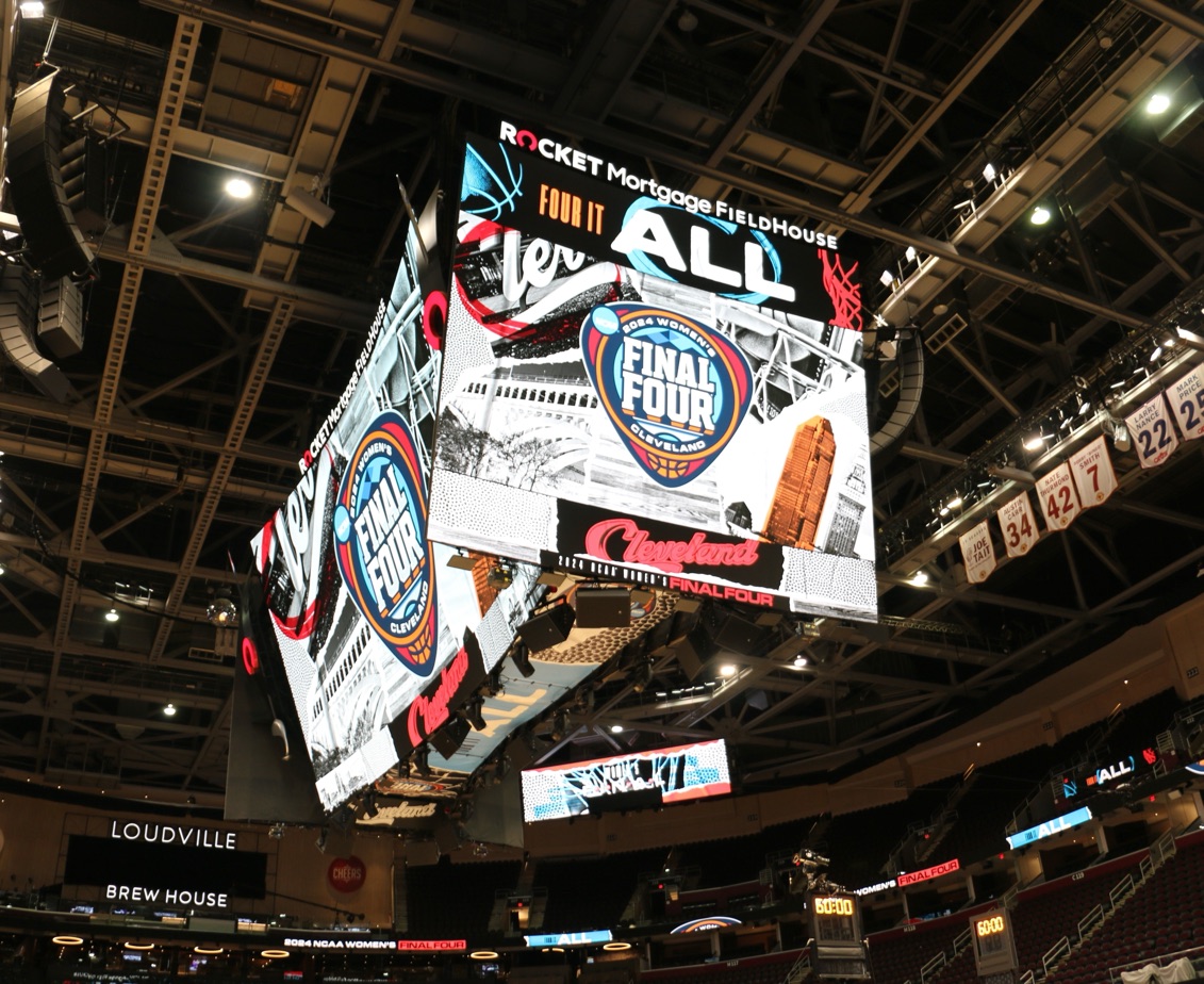 🏆It's GAMEDAY and looking good! Who you got? 

#S127 #eventbranding #visualidentity #Marchmadness #Wfinalfour @iowawbb @gamecockwbb @marchmadnesswbb @wfinalfour @ncaa  @rocketmortgagefieldhouse  #hawkeyes #gamecocks