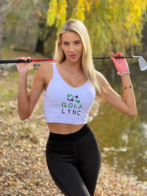 Super excited to announce the winner of the Win A Round Of Golf With Bri sponsored by GolfLync⛳️ 🚨 Congrats