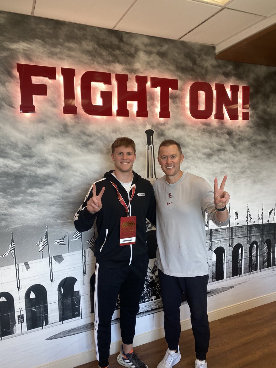 <a href="/uscfb/">USC Football ✌️</a> <a href="/LincolnRiley/">Lincoln Riley</a> #fightOn✌️