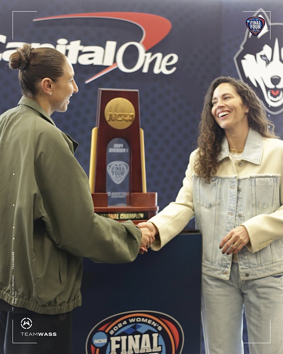 .@DianaTaurasi 🤝 @S10Bird #TeamWass | #WFinalFour