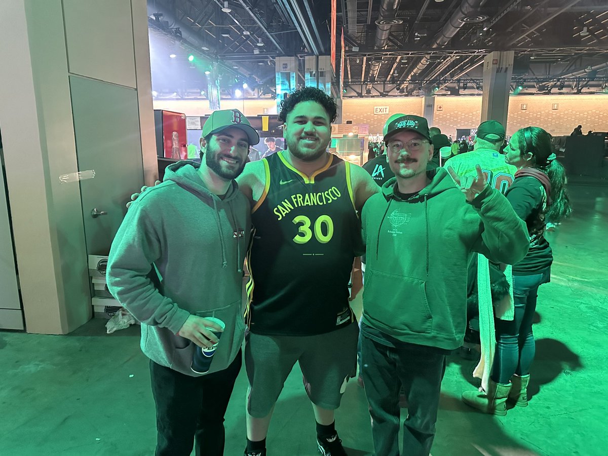 Just met @StacheClubW , both are as cool as you’d imagine, extremely nice, even chopped it up with Dante about the Celtics🤣, if they lose Dante boutta turn heel real quick lmao