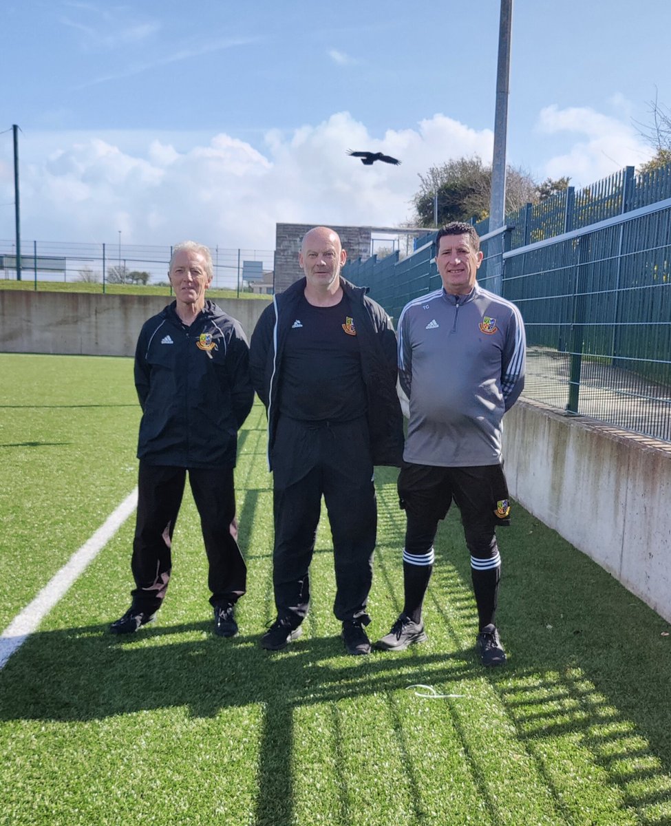 Fair play to our trio of Match Officials who kept the show on the road today down in Crosshaven for 3+ hours 👌🏼 Thanks Brendan, Denis & Tomas! No ref, no game!