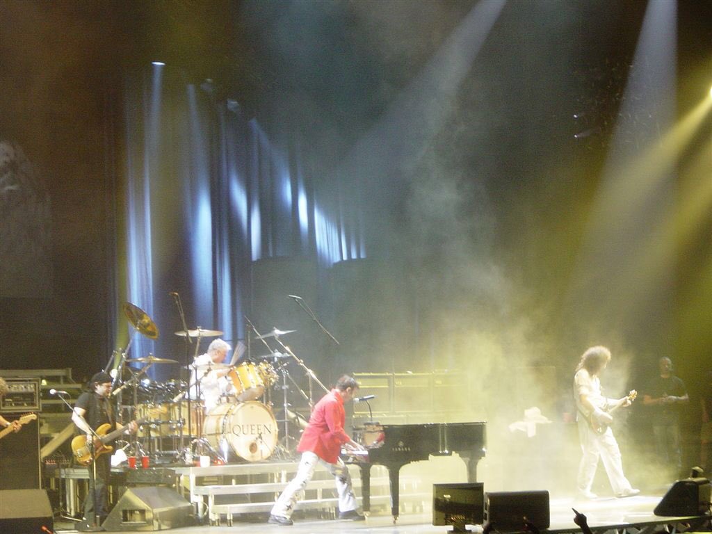 #OTD on 07/04/2006. #Queen + #PaulRodgers played at the MGM Grand Garden Arena in Las Vegas, NV, USA, during the #ReturnOfTheChampionsTour.