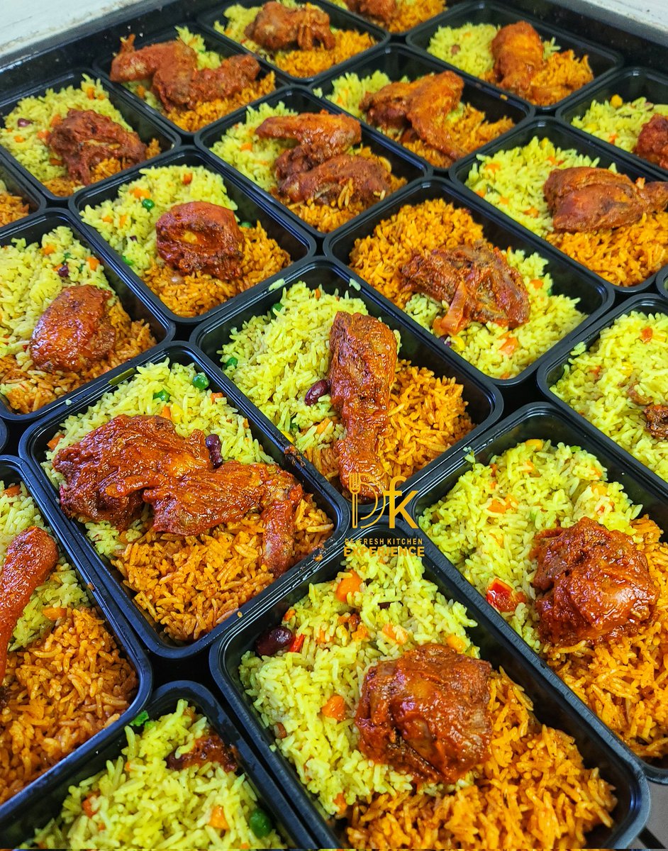 Day 28 iftar 
50 plates of jollofrice, friedrice, and chicken. 

Ramadan Mubarak ✨️ 

@Jomilojju @_DammyB_ @_Oluwanifemii