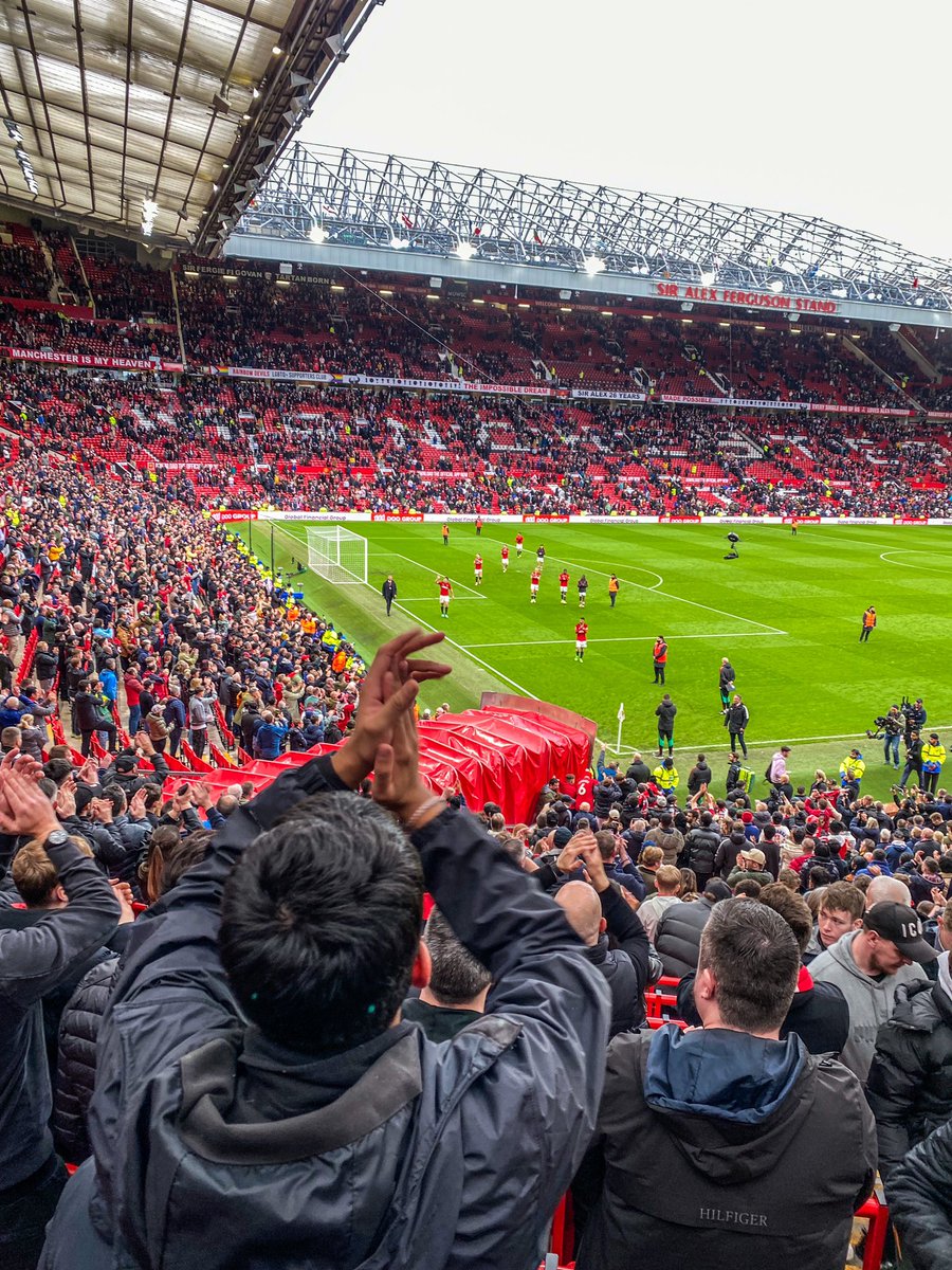 Let me put you in the picture Let me show you what I mean Kobbie Mainoo’s our midfielder Just like Robson and Roy Keane 🍋🇾🇪