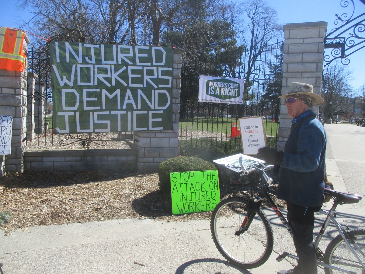 Did an #InjuredWorkers picket in #ldnont today to #KeepTheFocusOnInjuredWorkers & spread awareness about the need for @fordnation @DavidPiccini to PASS #Bill57, Respecting Injured Workers Act, 2022 to STOP #WSIB from deeming #workers into #poverty after a workplace injury/illness