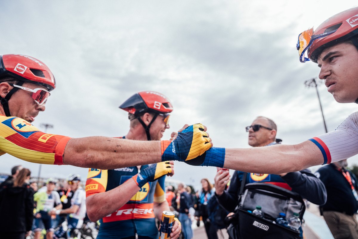 Join our riders as they go through Hell and back 😈 #ParisRoubaix gallery 👉 racing.trekbikes.com/stories/lidl-t…