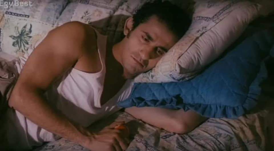 – الناس كُلها عماله تجهز لبسها و تستعد للعيد؟

= أنا..