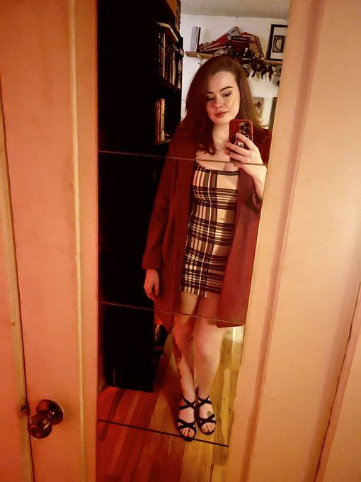 Thinking about starting up Twitch again. Thoughts? https://t.co/JhPoa0XlTb