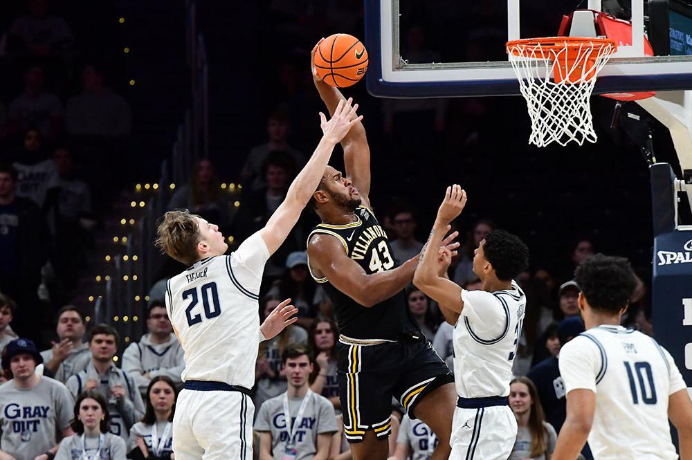 BigEballer_'s tweet photo. Nova Nation! Thank you for the support all year! Incredible place with incredible people! 💙💙 https://t.co/BzjsXJo06C