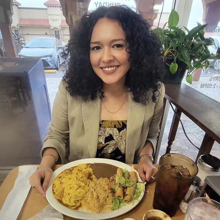 Happy Sunday, South Texas! 🌻 There is no place like home, and no place can beat our unique, delicious South Texas cuisine. If you're in Mission, stop by Diaz Dinner for some hearty, delicious, home style cooking. #TX15 🥰🌻