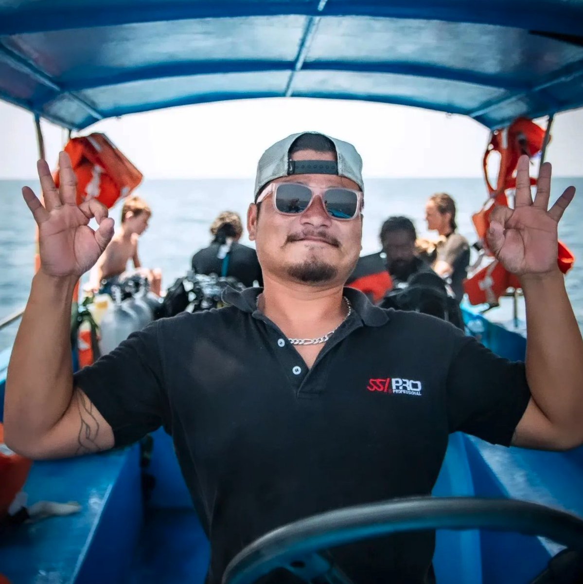 There is more to being an SSI dive pro than just diving. What's your favorite part of the job? 📸@rymus_tremdbo #wearessi #divessi #ssipro #boatdiving #scubadiving #freediving