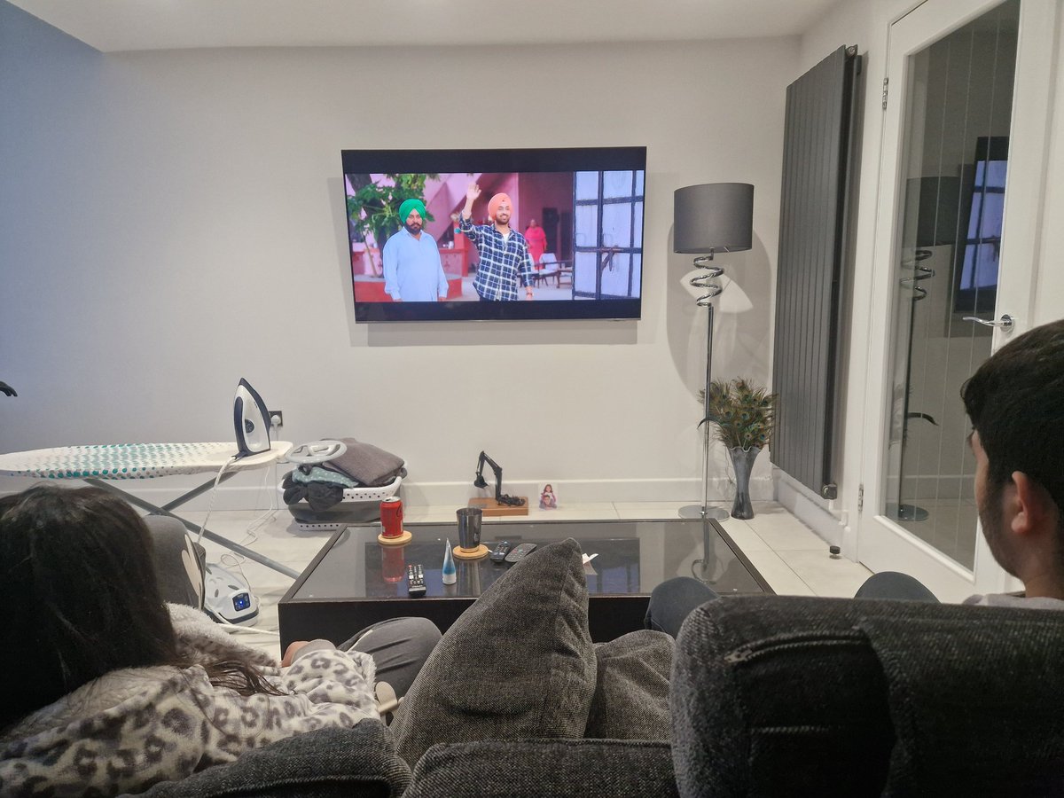 ravisaini_10's tweet image. It's a Punjabi Movie Marathon today! Got these two watching #Shadaa with the subtitles on to hit the reading for knowledge and pleasure in one go. I love their little laughs. @diljitdosanjh