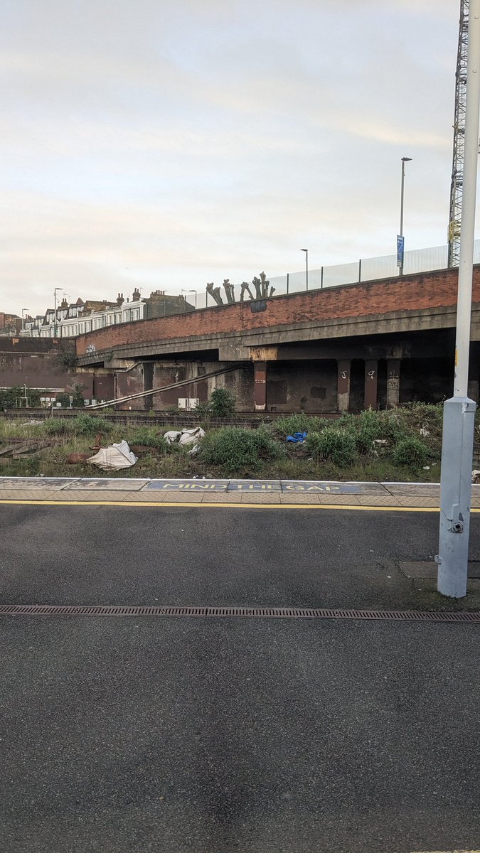 What is all of this shit doing just lying around here at Clapham Junction?

It's not even like volunteers could help, because it's strewn in a prohibited area.

Utterly depressing. You sulky lazy fat bastards.