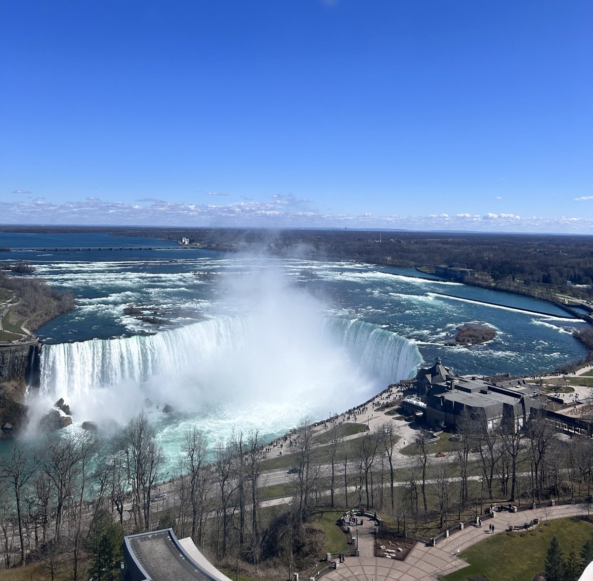 Sorry Americans, Canada has the better side of Niagara Falls 🇨🇦