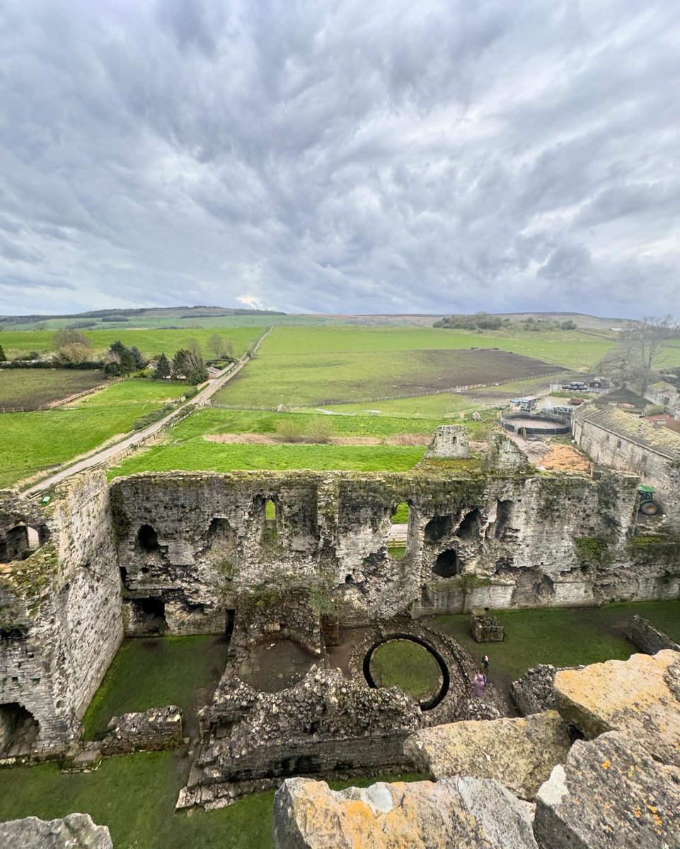 Gosh the Yorkshire Dales are something else: couple more highlights of a wonderful birthday yesterday… 🏰 🌊