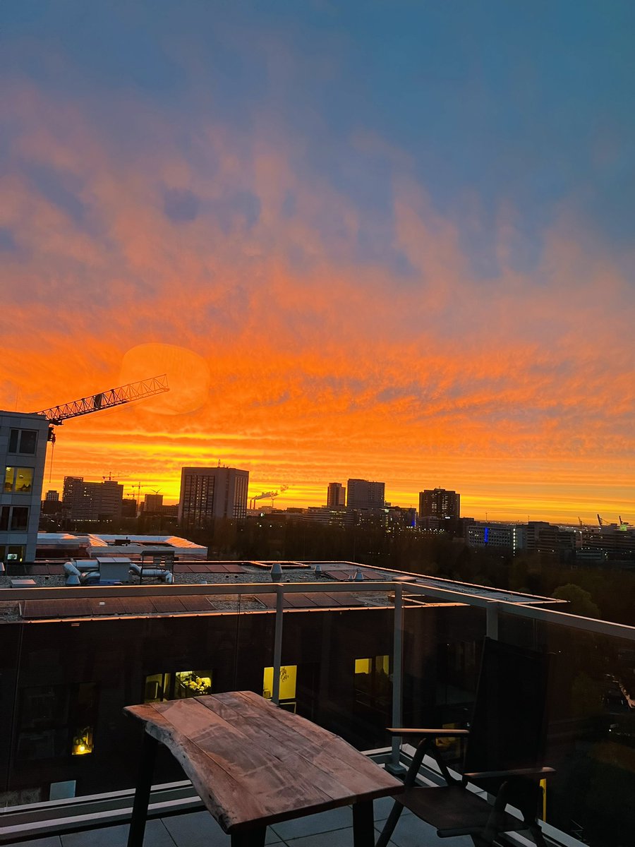 Aardig luchtje boven Amsterdam.