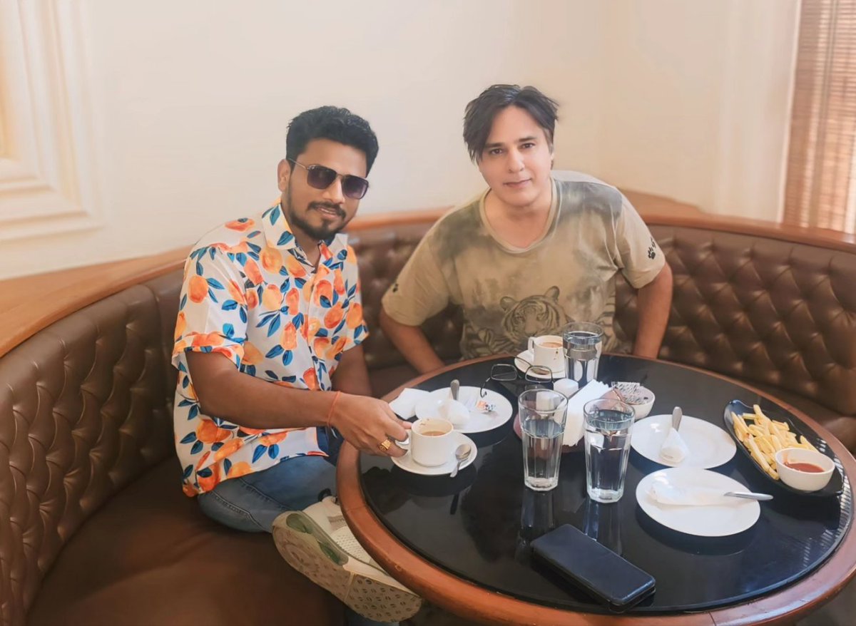 Business discuss with Rahul Roy ji
#rahulroy 
#raazrajpootgangaura